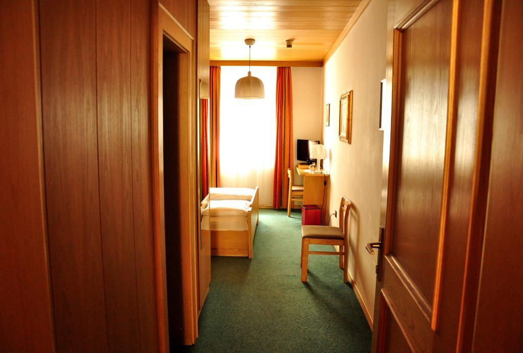 Hotel Grauer Baer Bresanona Habitación foto